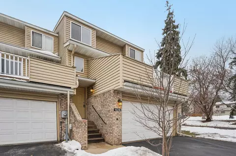 14246 Hibiscus Ct, Apple Valley, MN 55124