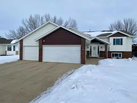 722 14 12 Ave E, West Fargo, ND 58078