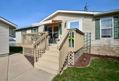 Exterior - 704 1st St E, Milaca, MN 56353 photo 1 of 9
