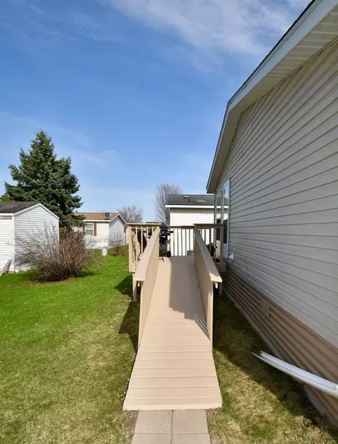 Exterior - 704 1st St E, Milaca, MN 56353 photo 6 of 9
