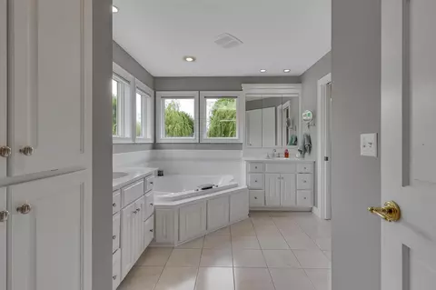 Bath - 2607 Regal Rd, Saint Cloud, MN 56301 photo 2 of 8