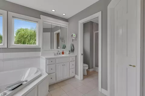 Bath - 2607 Regal Rd, Saint Cloud, MN 56301 photo 4 of 8