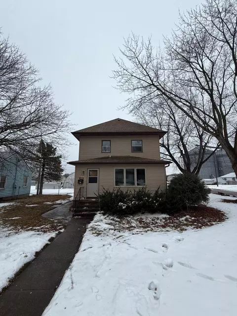 402 E Flynn St, Redwood Falls, MN 56283
