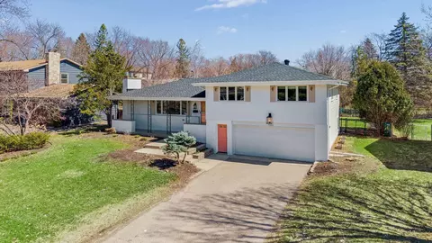 7221 Oaklawn Ave, Edina, MN 55435