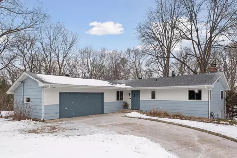 15880 Tonkawood Dr, Minnetonka, MN 55345