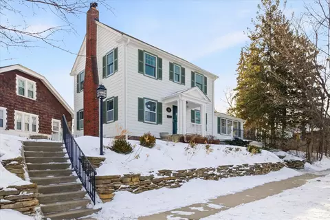 461 Cedar Lake Rd S, Minneapolis, MN 55405