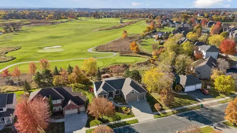 View/Area - 1207 Adrian Dr, Chaska, MN 55318 photo 2 of 10
