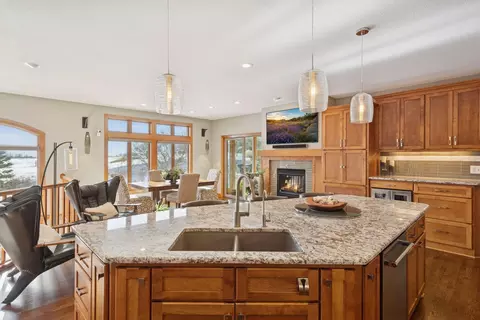 Kitchen - 1207 Adrian Dr, Chaska, MN 55318 photo 4 of 5