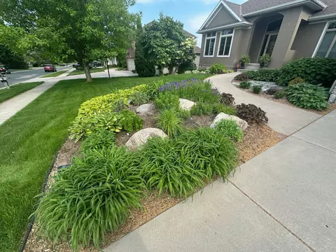 Exterior - 1207 Adrian Dr, Chaska, MN 55318 photo 38 of 50