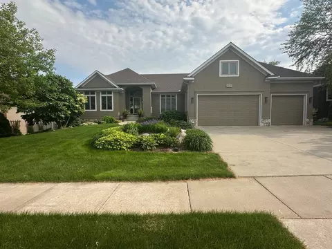 Exterior - 1207 Adrian Dr, Chaska, MN 55318 photo 34 of 50