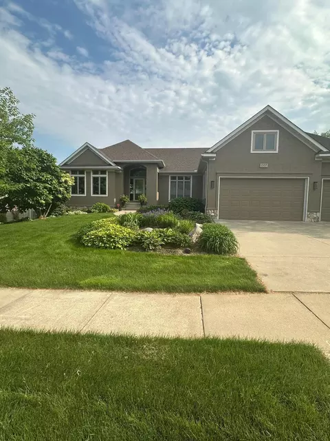 Exterior - 1207 Adrian Dr, Chaska, MN 55318 photo 36 of 50
