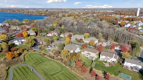 View/Area - 1207 Adrian Dr, Chaska, MN 55318 photo 8 of 10