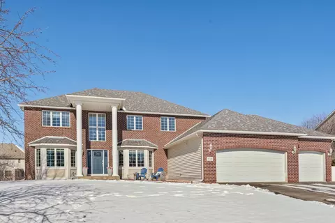 9748 Geisler Rd, Eden Prairie, MN 55347