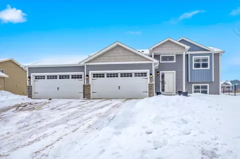 705 Greenwood St SW, Isanti, MN 55040