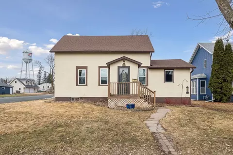 500 E 1st St, Waconia, MN 55387