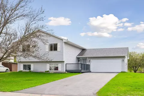 2187 Grimm Rd, Chaska, MN 55318