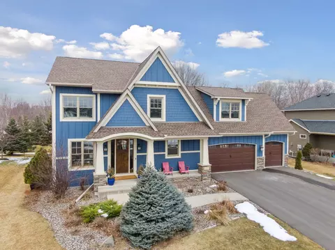 1072 Symphony Ln, Chaska, MN 55318