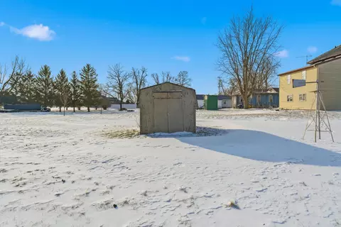 Exterior - 809 3rd St SW, Waseca, MN 56093 photo 2 of 6