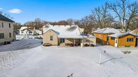 Exterior - 809 3rd St SW, Waseca, MN 56093 photo 4 of 6