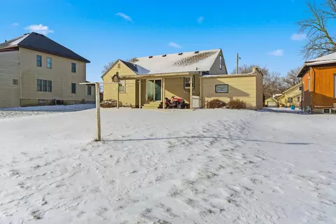Exterior - 809 3rd St SW, Waseca, MN 56093 photo 6 of 6