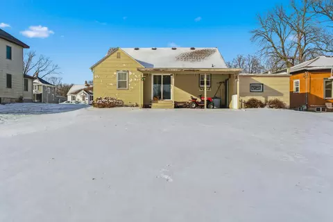 Exterior - 809 3rd St SW, Waseca, MN 56093 photo 5 of 6