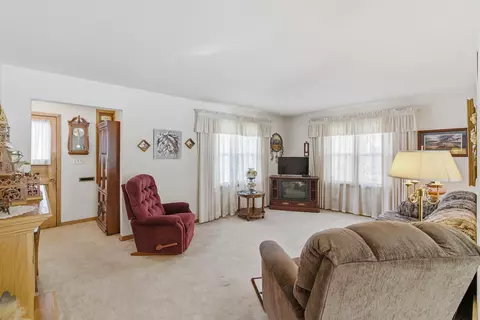 Living - 809 3rd St SW, Waseca, MN 56093 photo 2 of 2