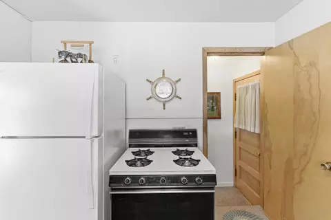 Kitchen - 809 3rd St SW, Waseca, MN 56093 photo 4 of 4