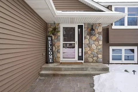 832 Deerfield Rd, Watertown, MN 55388