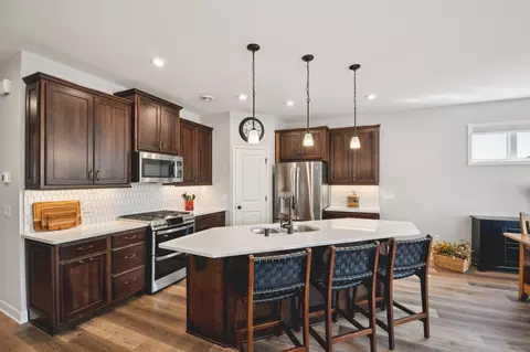 1976 Mulberry Ln, Carver, MN 55315