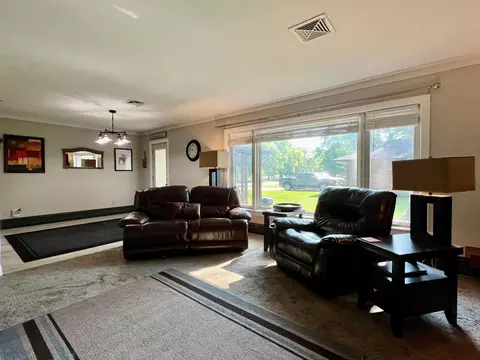 Living - 424 S Gaulke St, Appleton, MN 56208 photo 3 of 5