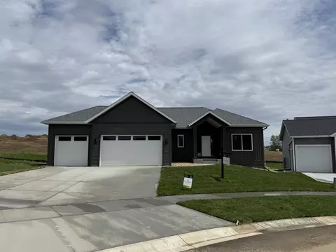 6128 Cody Ln NW, Rochester, MN 55901