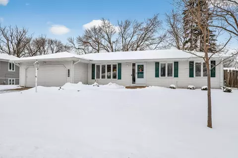 7148 Glenross Rd, Woodbury, MN 55125