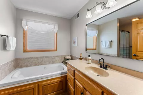 Bath - 509 9th St SW, Braham, MN 55006 photo 2 of 4