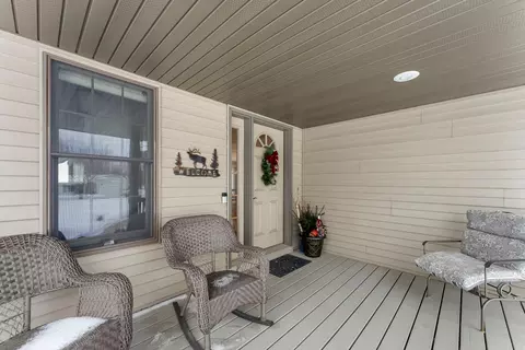 Exterior - 509 9th St SW, Braham, MN 55006 photo 4 of 7