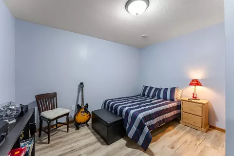Bedroom - 509 9th St SW, Braham, MN 55006 photo 5 of 6