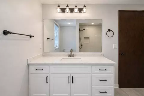 Bath - 106 4th St N, Hoffman, MN 56339 photo 2 of 6