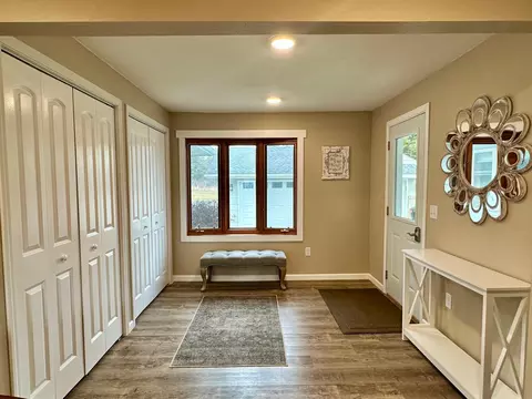 Entry Way - 809 Pine St, Park Rapids, MN 56470 photo 1 of 5