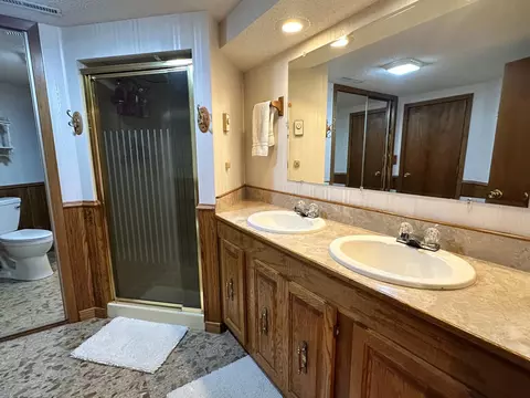Bath - 809 Pine St, Park Rapids, MN 56470 photo 2 of 3
