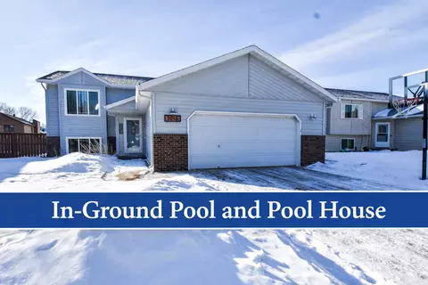 3016 23rd Ave S, Fargo, ND 58103