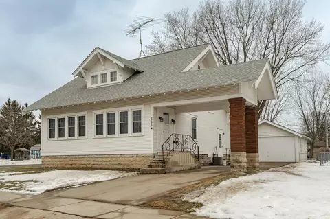 666 Saint Charles Ave, Saint Charles, MN 55972