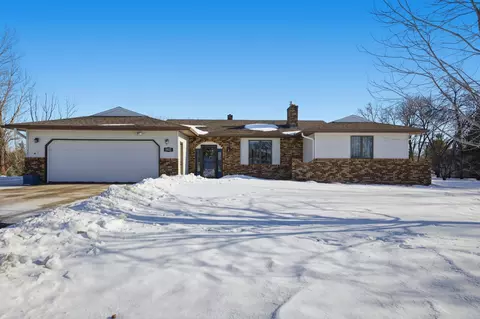 5422 35th St S, Fargo, ND 58104