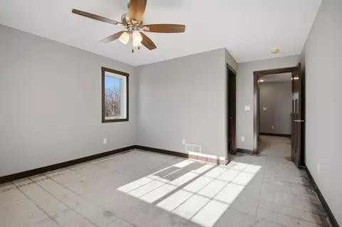 Bedroom - 1801 13th Ave NE, Austin, MN 55912 photo 3 of 20