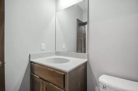 Bath - 1801 13th Ave NE, Austin, MN 55912 photo 8 of 9