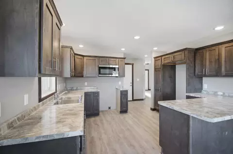 Kitchen - 1801 13th Ave NE, Austin, MN 55912 photo 4 of 6