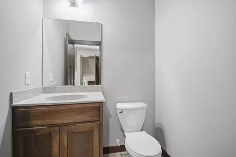 Bath - 1801 13th Ave NE, Austin, MN 55912 photo 9 of 9