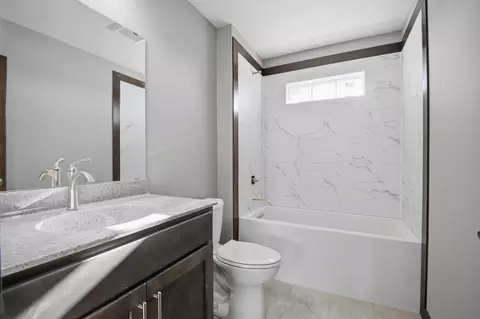 Bath - 1801 13th Ave NE, Austin, MN 55912 photo 6 of 9