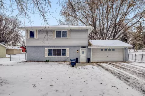 6739 Yucca Ln N, Maple Grove, MN 55311