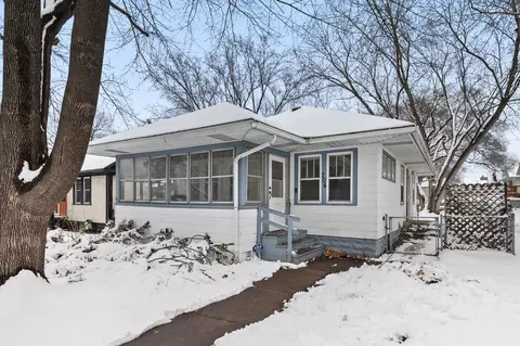 704 Lexington Pkwy N, Saint Paul, MN 55104