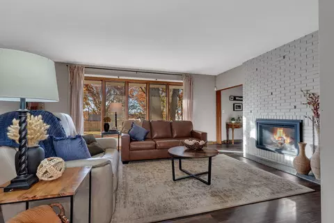 Living - 2004 Hillcrest Dr, Saint Cloud, MN 56303 photo 3 of 7