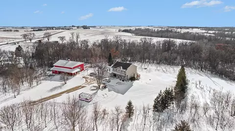 w10221 521st Avenue, Prescott, WI 54021